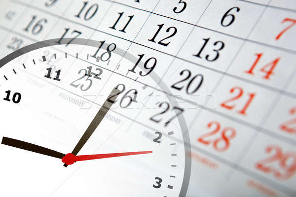 7998972_stock-photo-wall-calendar-with-the-number-of-days-and-clock